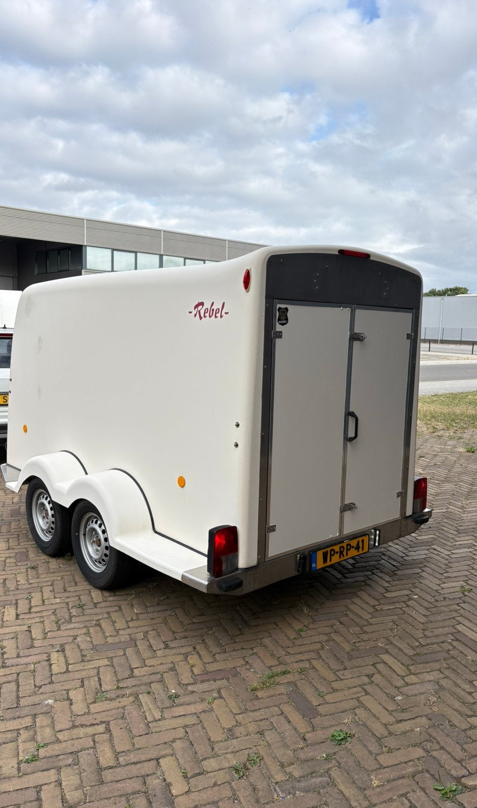 REBEL  gesloten aanhanger 300x150x150cm 2000kg❗️, Ophalen of Verzenden, Zo goed als nieuw