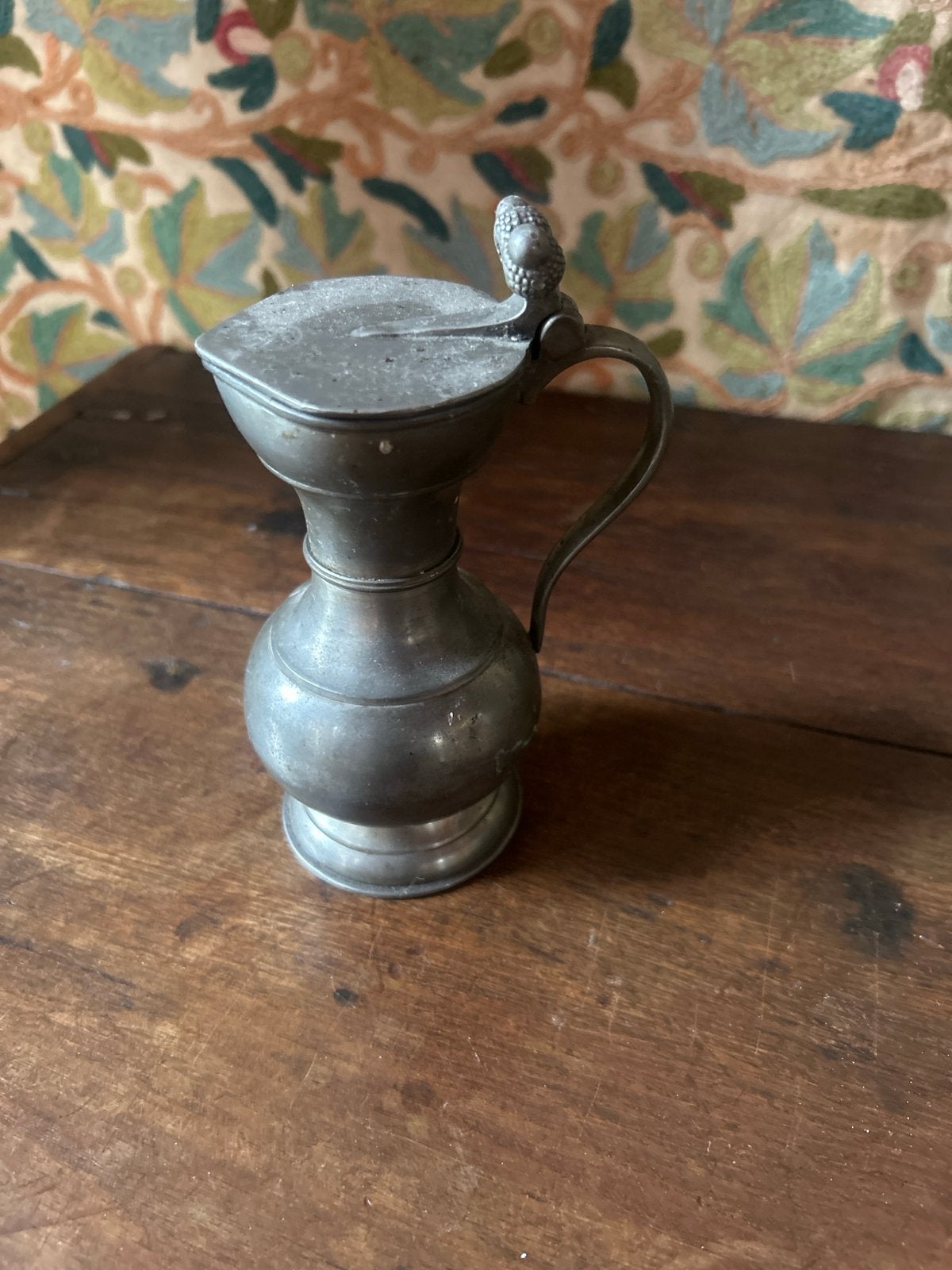 Antieke tinnen kan met eikeldecoratie, Ophalen