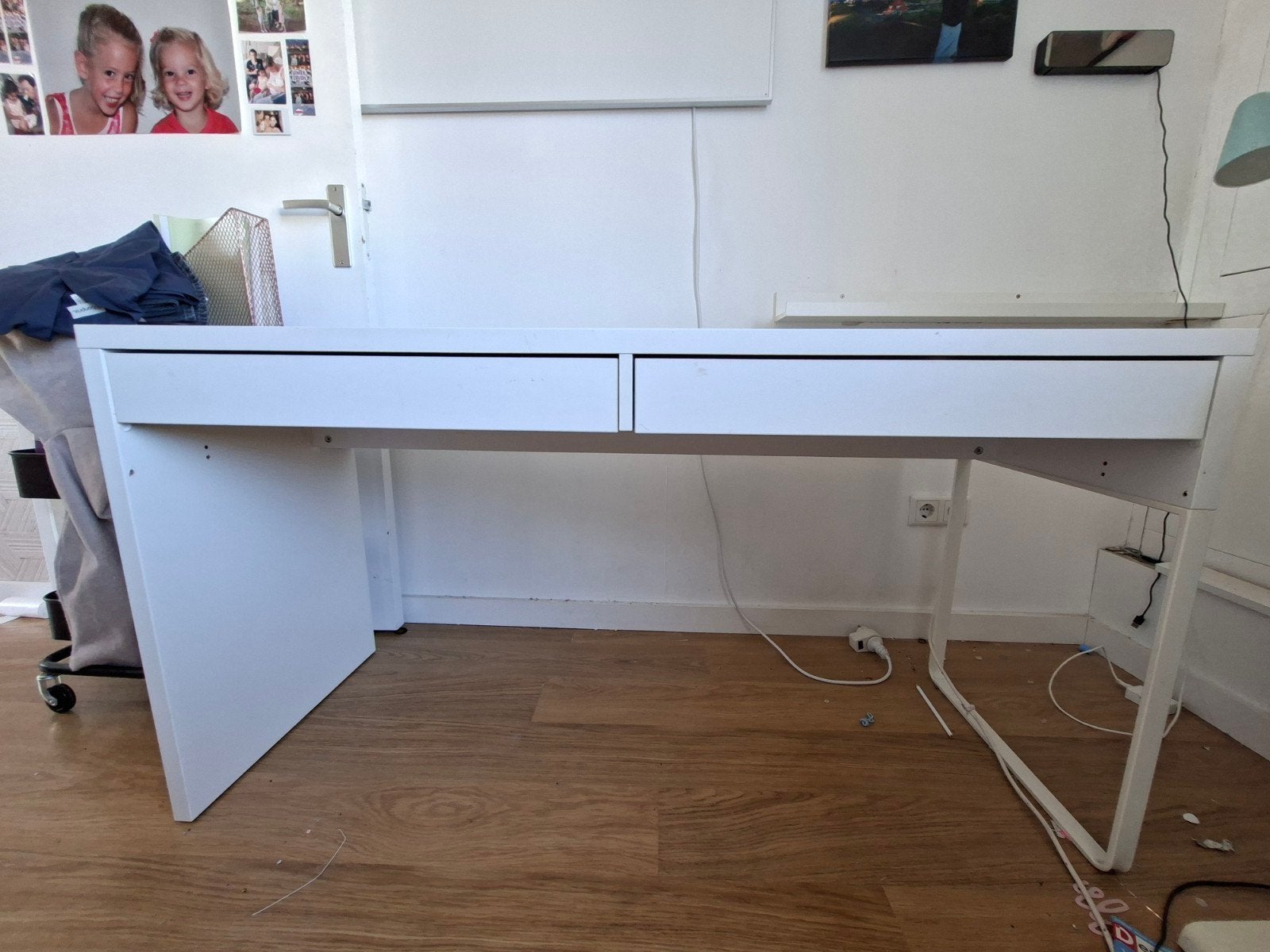 MICKE bureau, wit van ikea, Huis en Inrichting, Bureaus, Ophalen, Gebruikt, 142 cm, IKEA