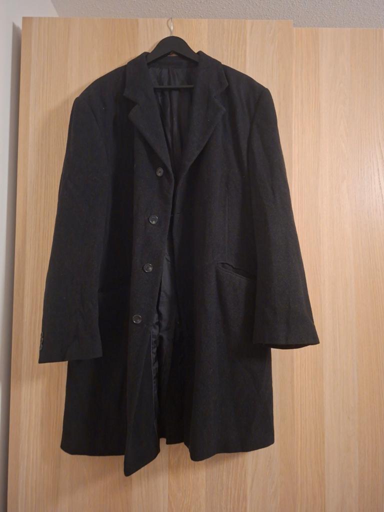 Nette Zakelijke Zwarte Wollen Overjas. De jas is maat XL., Kleding | Heren, Ophalen, Maat 56/58 (XL), Zo goed als nieuw, Tailor & Son