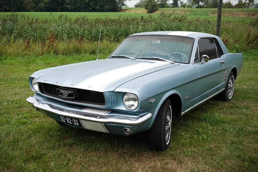 Ford Mustang 1966 Blauw oldtimer, foto 3