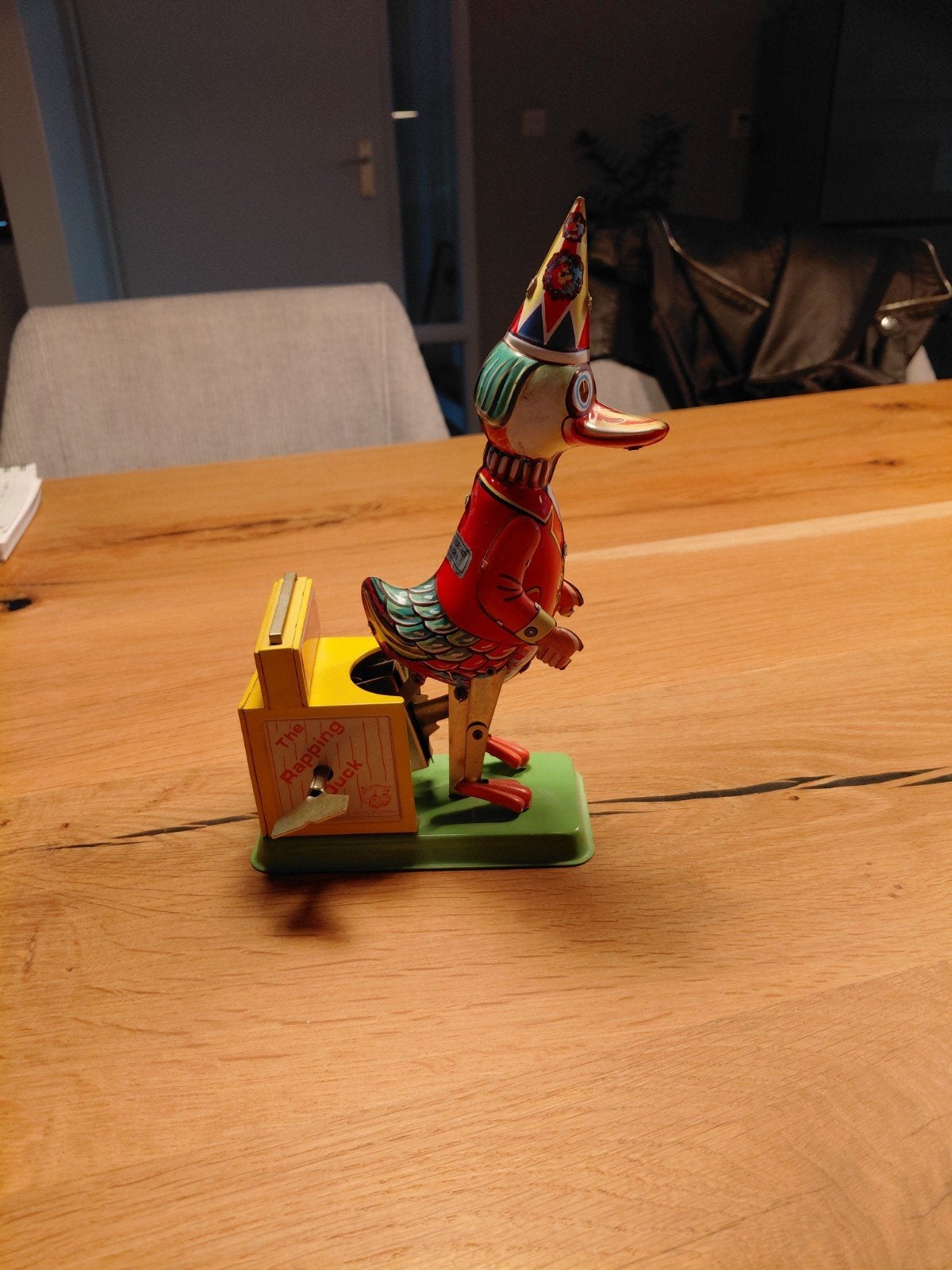 Vintage blikken speelgoed: The Rapping Duck, Ophalen