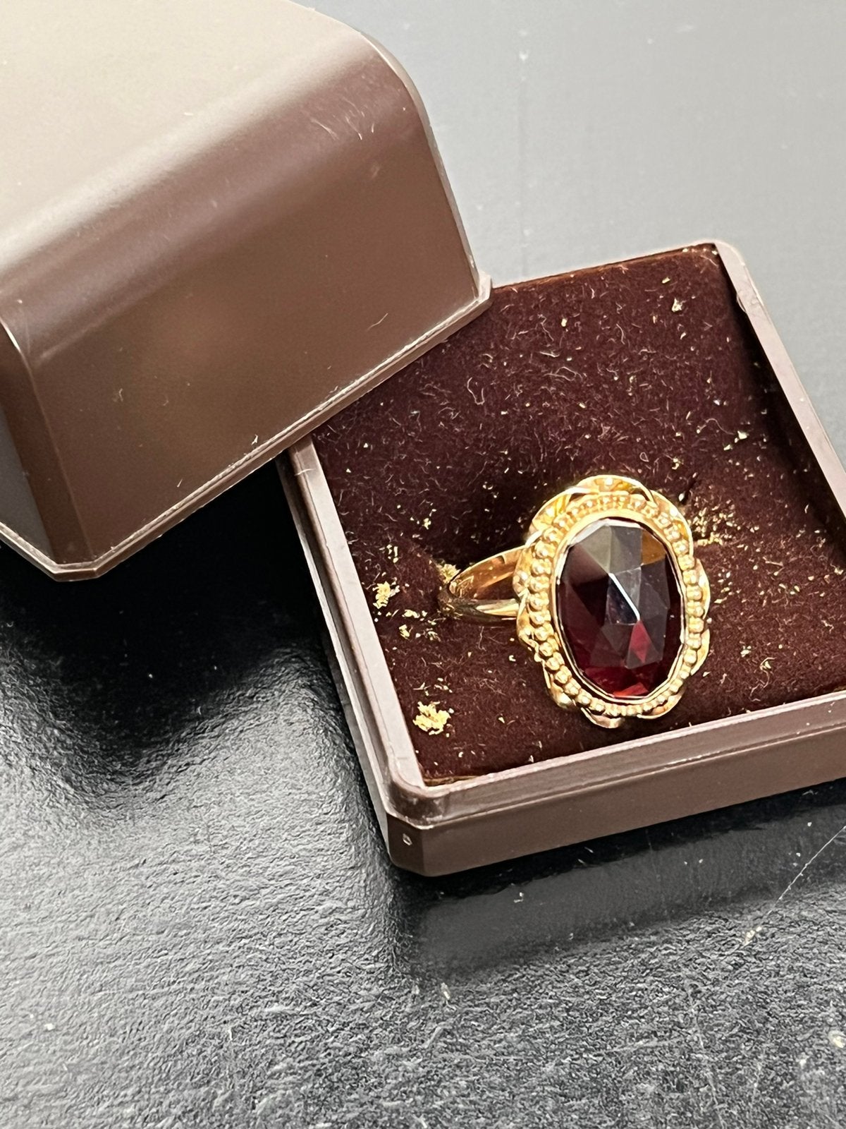 14 karaat (585 eikenblad) vintage gouden cocktail ring 17, Ophalen of Verzenden, Zo goed als nieuw, 17 tot 18, Dame