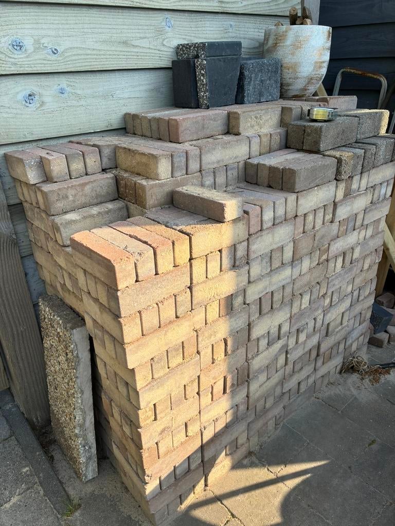 Betonnen waaltjes, Ophalen, Zo goed als nieuw, Beton, Klinkers