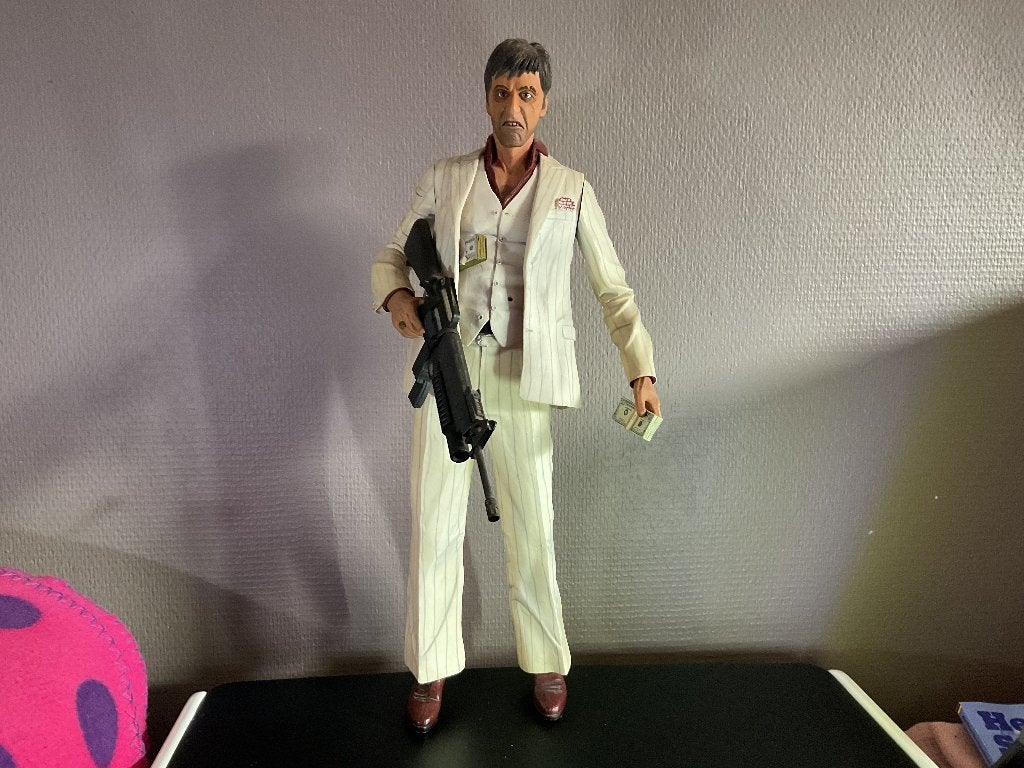 Neca Scarface Tony Montana 18 inch met geluid, Ophalen