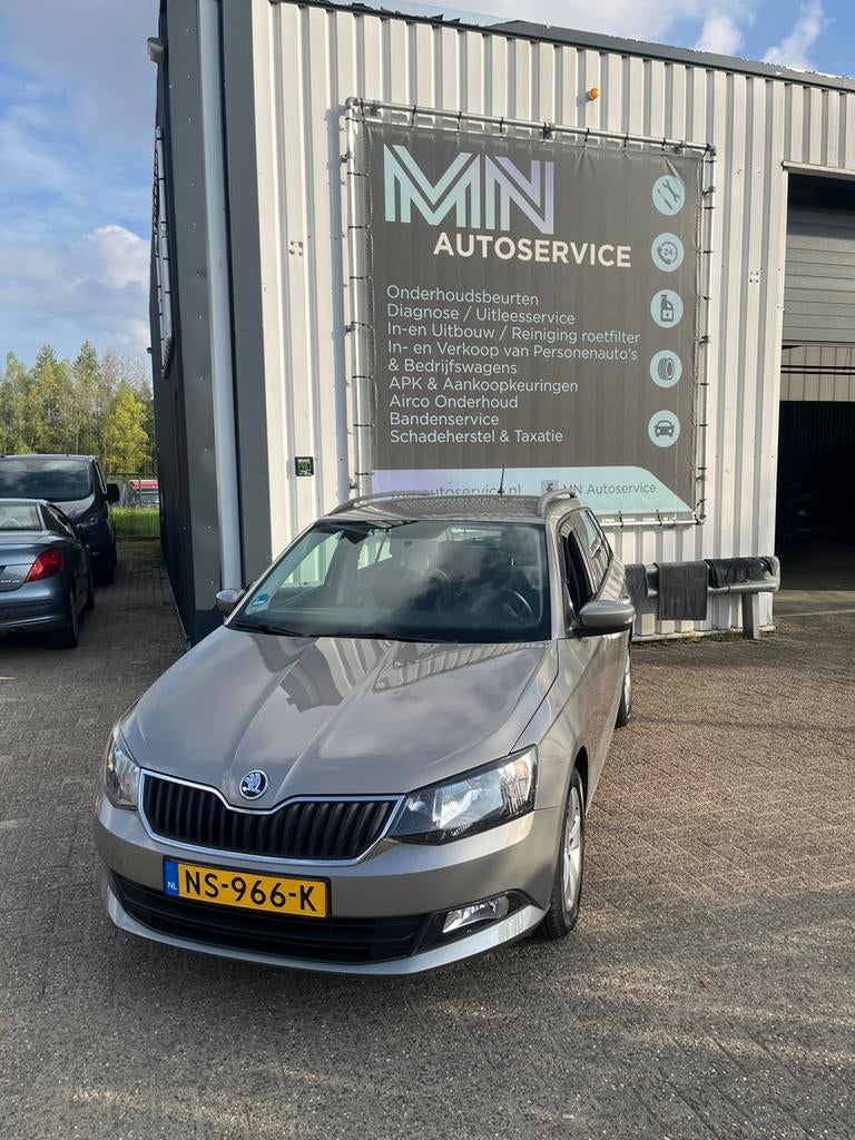 Skoda Fabia Combi 1.0 MPI Greentech 75pk 2015 Grijs, Auto's, Skoda, Stof, Zwart, 979 kg, Handgeschakeld