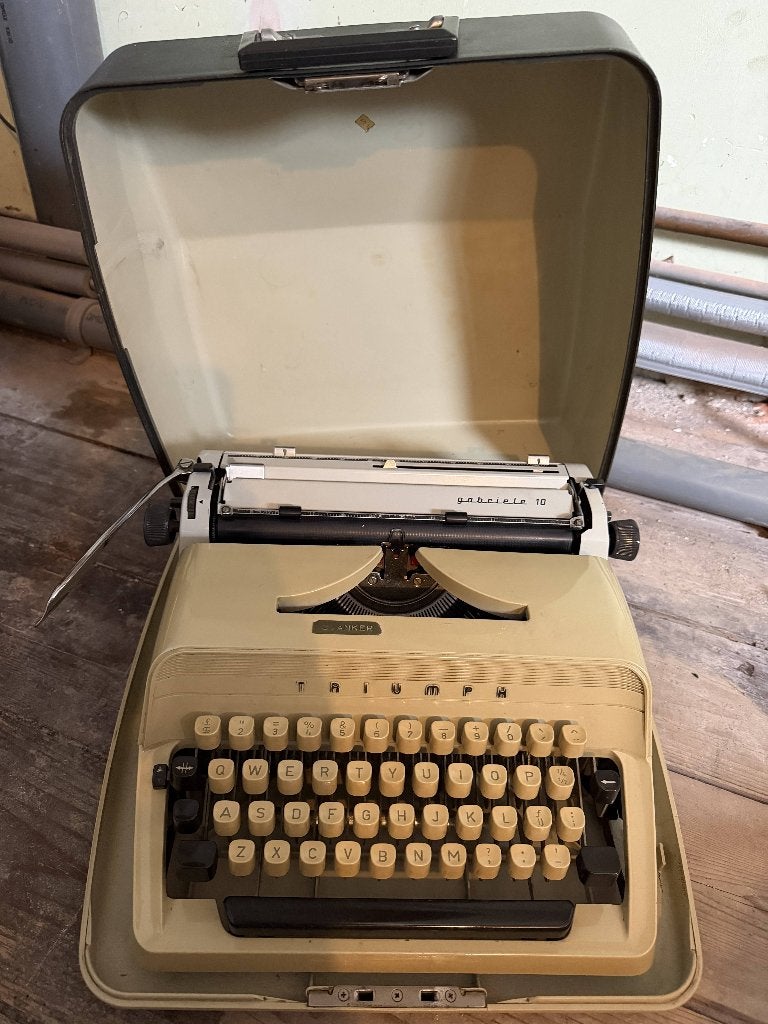 Vintage Triumph Gabriele 10 typemachine met koffer, Verzamelen, Ophalen, Gebruikt