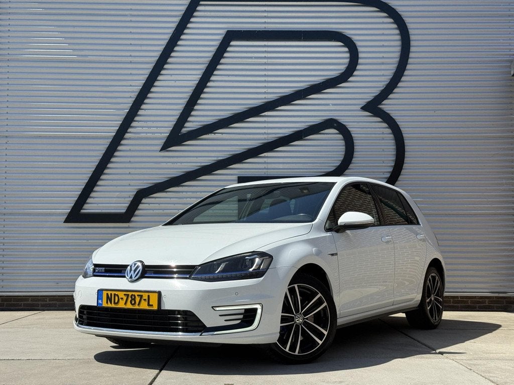 Volkswagen Golf 1.4 TSI GTE 2e Eigenaar|Navi|Carplay|PDC V+A, Auto's, Volkswagen, Stof, Gebruikt, 4 cilinders, Wit