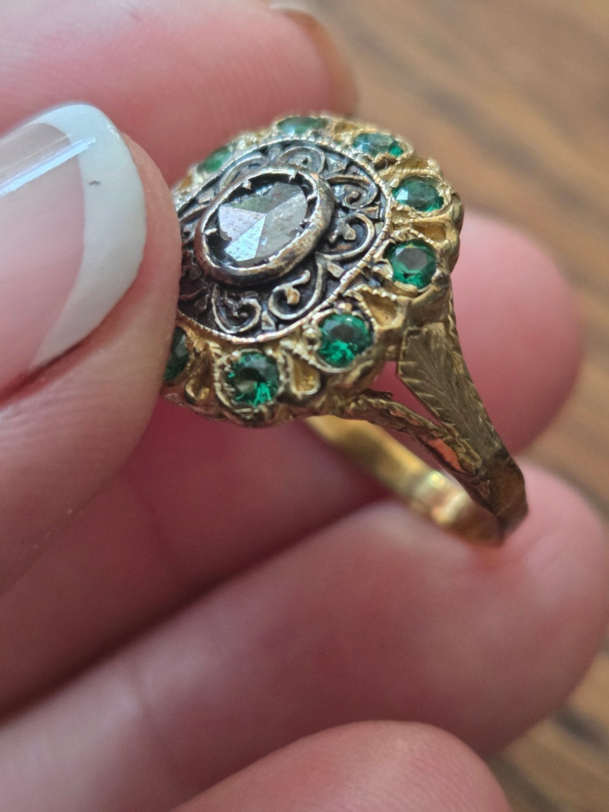 Italiaanse gouden ring met Diamant en Smaragd., Ophalen of Verzenden