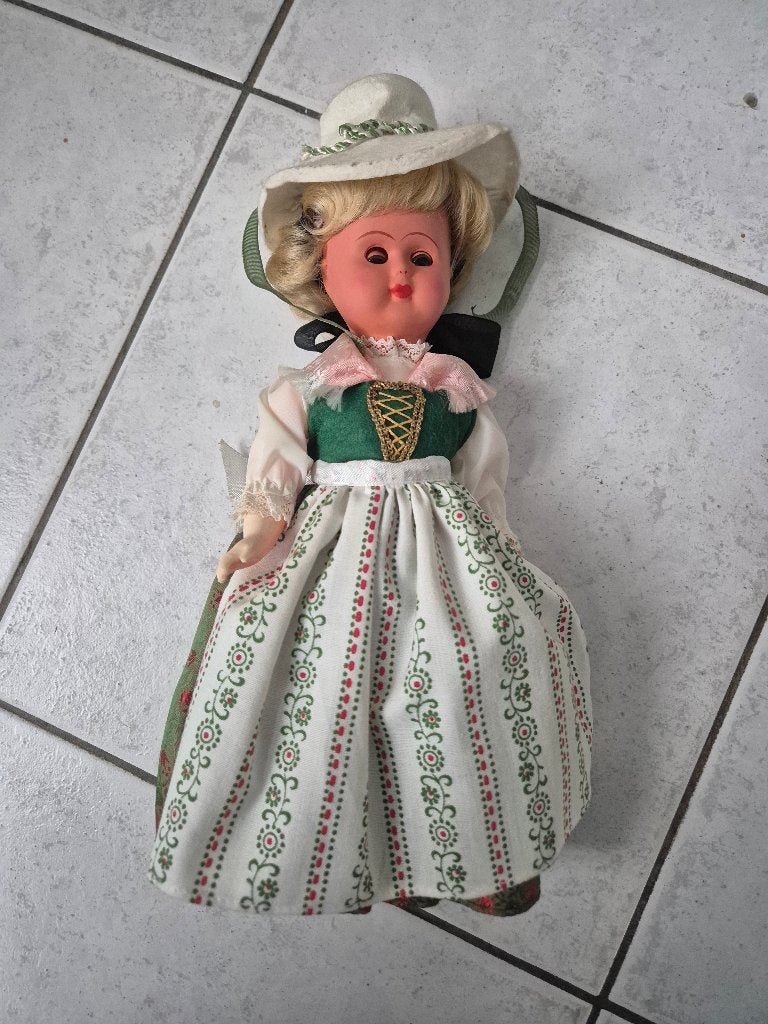 Vintage oostenrijks poppetje, Verzamelen, Poppen, Ophalen of Verzenden, Gebruikt, Pop