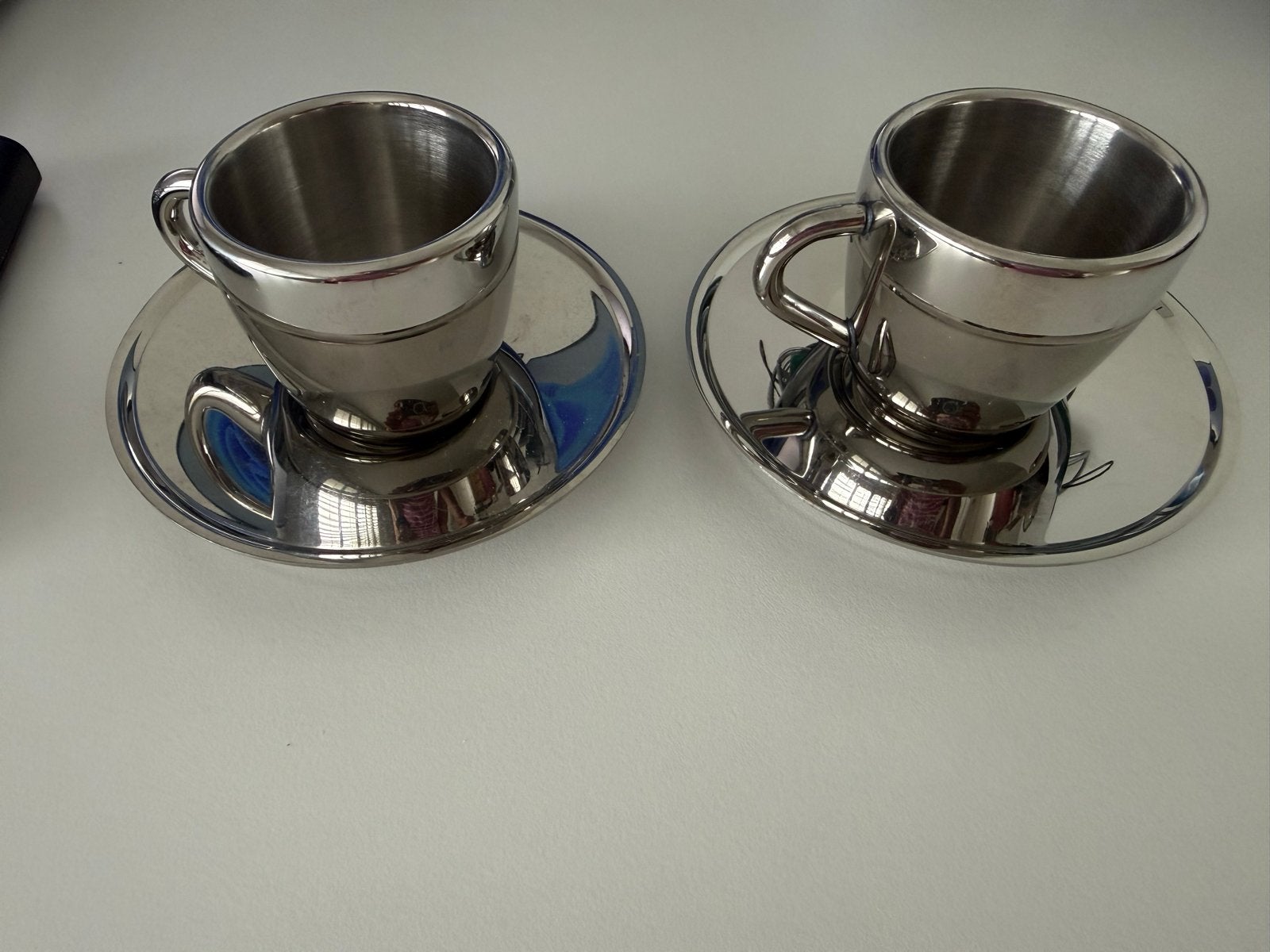Set van 2 RVS espresso kopjes met schotels italiaans design, Verzenden, Vintage, Nieuw, Metaal