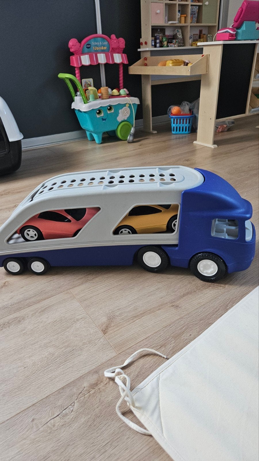 Little Tikes Vrachtwagen met auto's, Kinderen en Baby's, Ophalen, Gebruikt