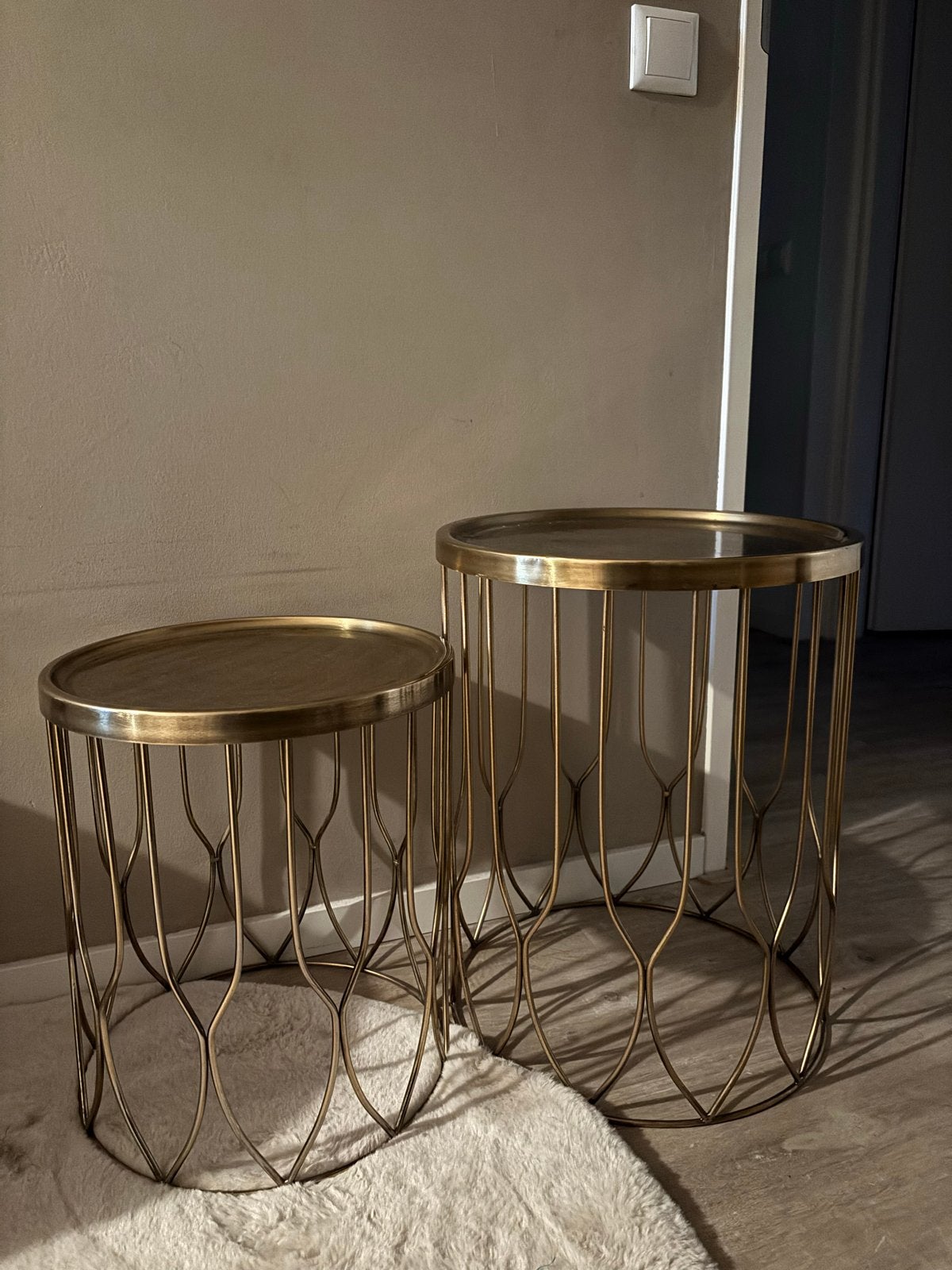 Set van 2 Leen Bakker bijzettafels Verdi - Goudkleurig, Huis en Inrichting, Minder dan 45 cm, Minder dan 55 cm, Gebruikt, Metaal of Aluminium