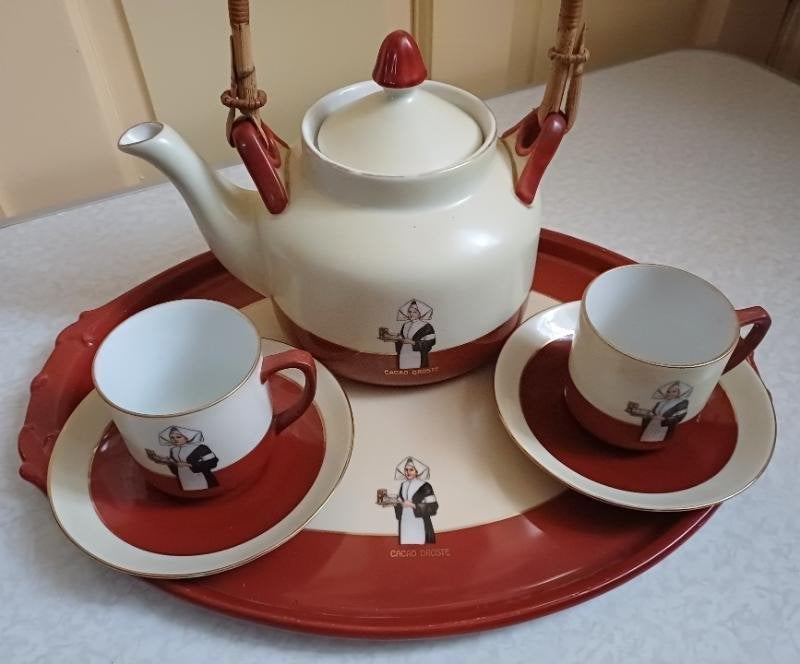 Foto 3 van Art-Deco droste servies twee kop en schotels,droste bordje