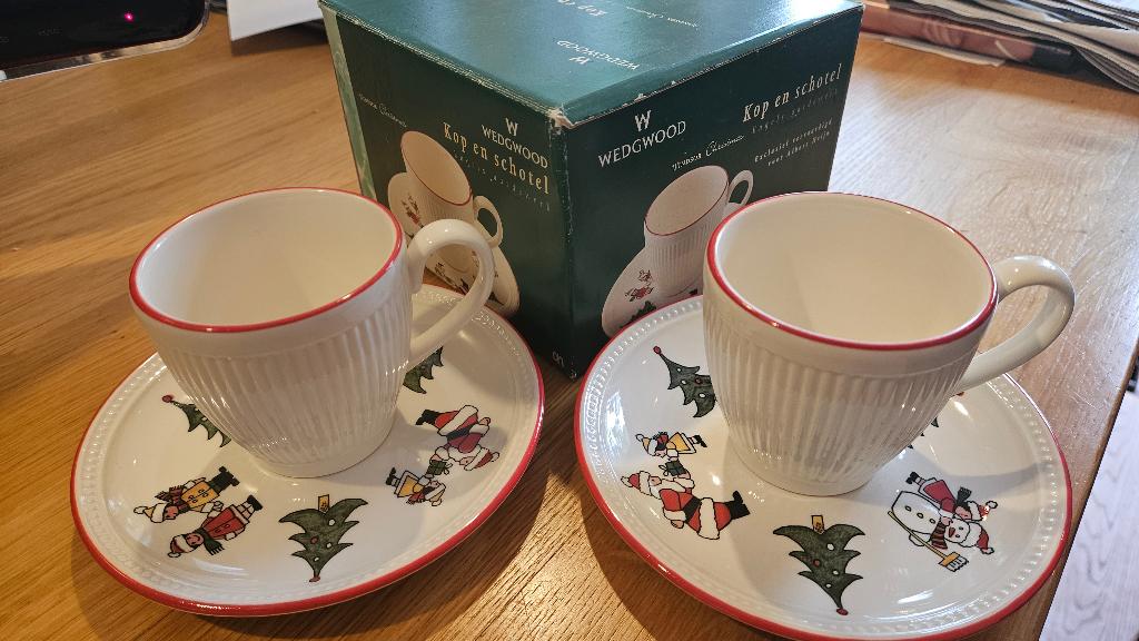 Wedgwood kerst kop en schotel, Ophalen, Zo goed als nieuw, Wedgwood, Kop(pen) en/of Schotel(s)