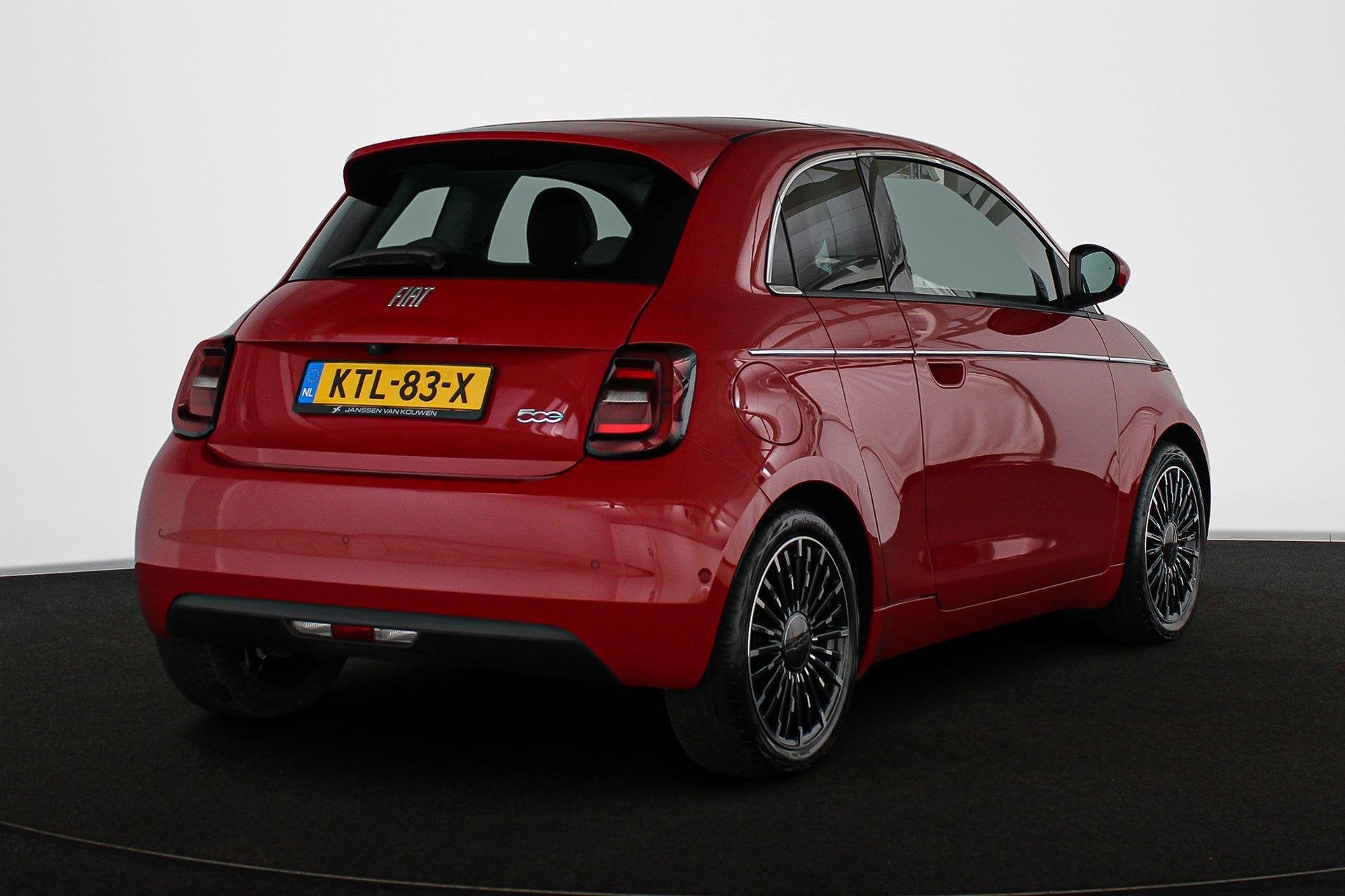Fiat 500 3+1 La Prima 42 kWh Panoramadak Stoelverwarming Cam, Auto's, 1300 kg, Gebruikt, 118 pk, 93 %