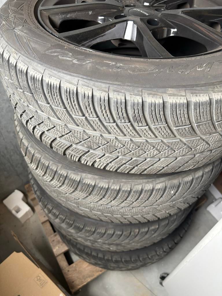 Mooie 17 inch velgen met winterbanden 215/60 R17, Auto-onderdelen, Banden en Velgen, Ophalen, Banden en Velgen, 17 inch, Winterbanden