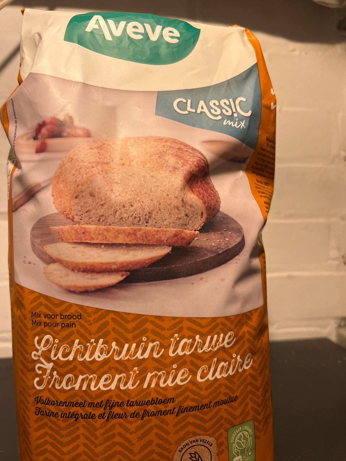 Aveve classic mix lichtbruin tarwe meel brood, Ophalen