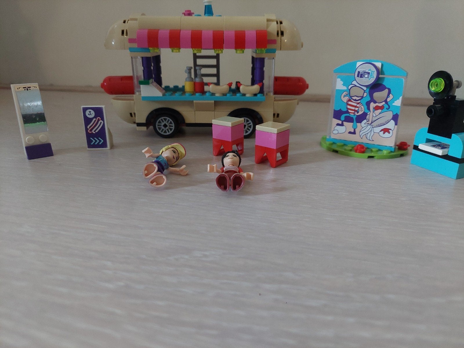 Lego Friends Hotdog Foodtruck 41129 met instructieboekje, Lego, Friends, Ophalen of Verzenden, Complete set