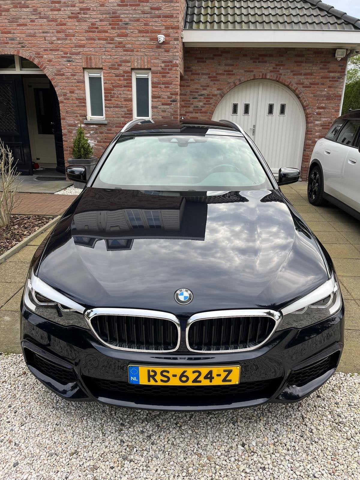 BMW 5-Serie 520i 184pk Aut. 2018 Zwart, 1998 cc, Achterwielaandrijving, 4 cilinders, 2000 kg