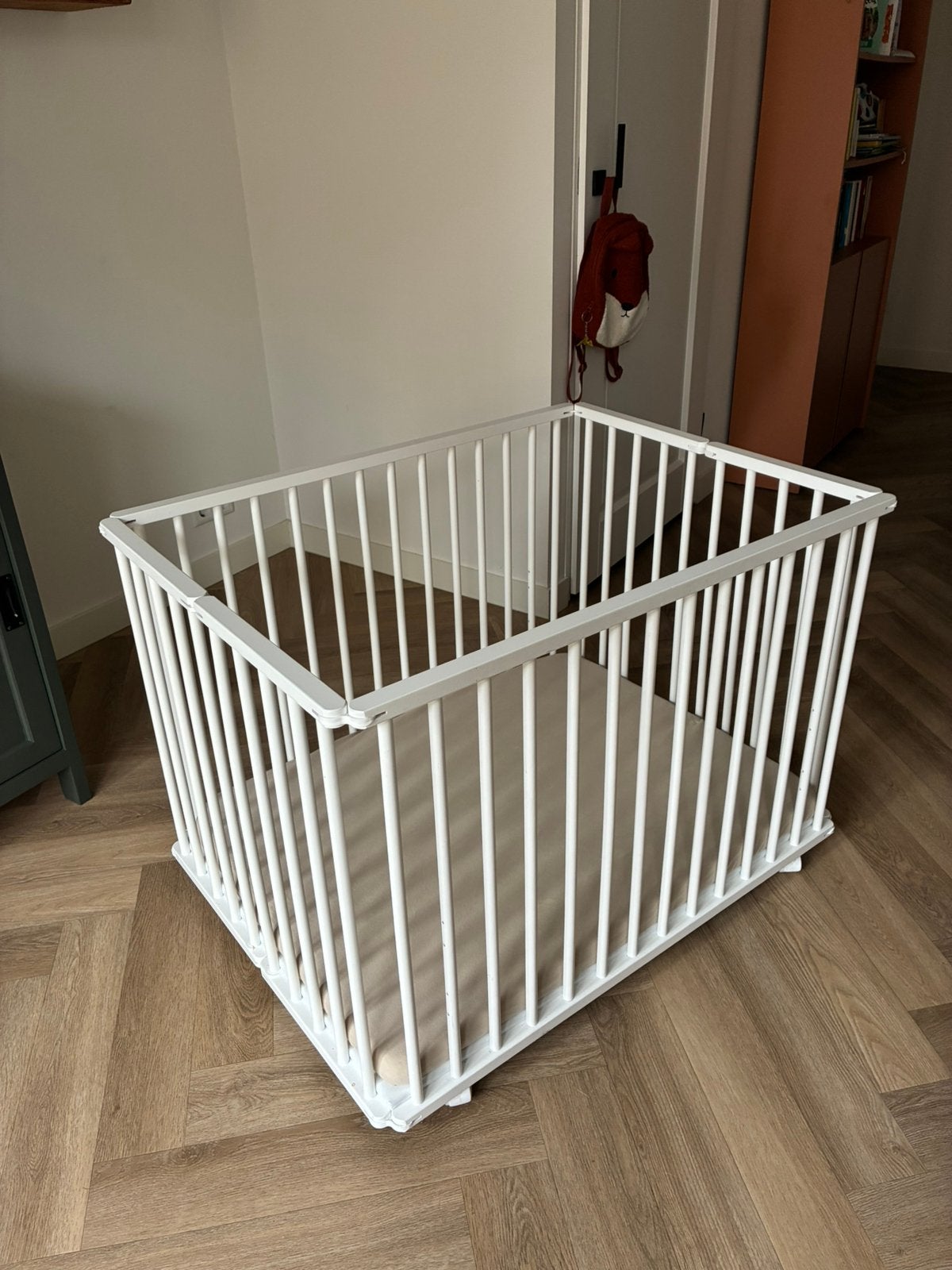 Inklapbare babybox, Kinderen en Baby's, Boxen, Ophalen, Zo goed als nieuw, Wieltjes