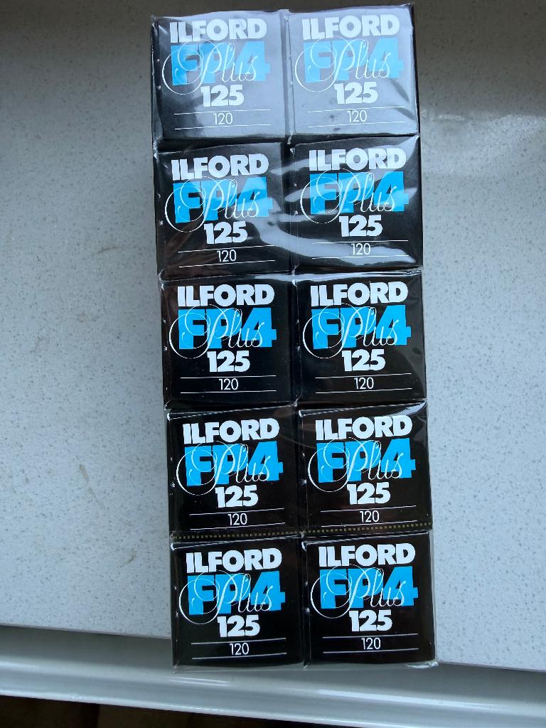 Ilford FP4 Plus 125 zwart-wit fotorolletjes (tht verlopen), Ophalen of Verzenden