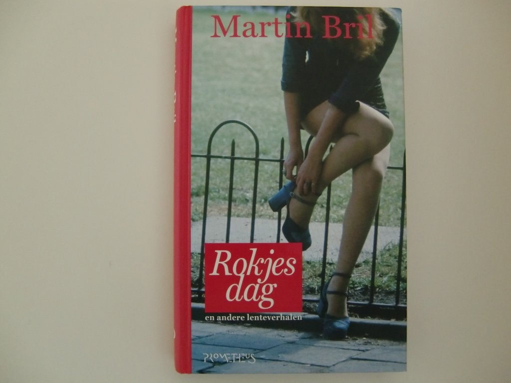 32BO7: Rokjesdag – Martin Bril, Ophalen of Verzenden, Gelezen