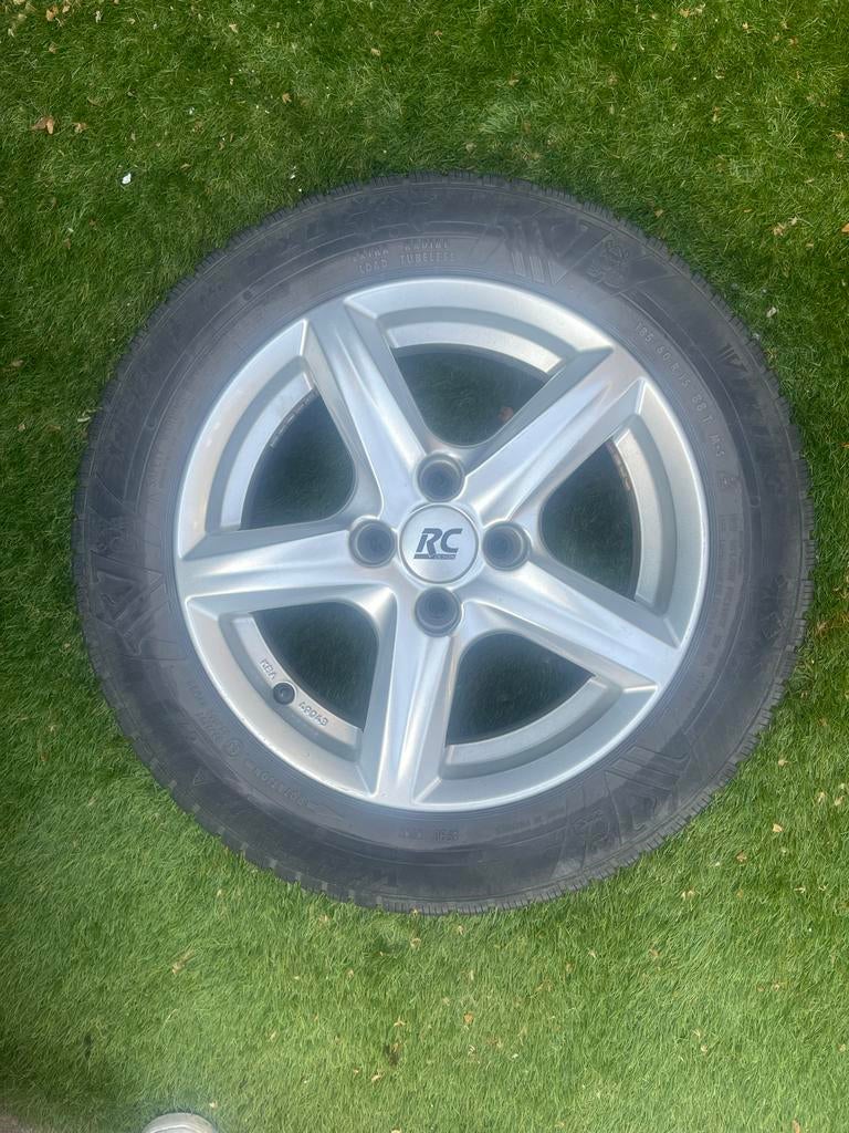 15 inch velg set winterbanden, Auto-onderdelen, Banden en Velgen, Gebruikt, 15 inch, Banden en Velgen, Personenwagen