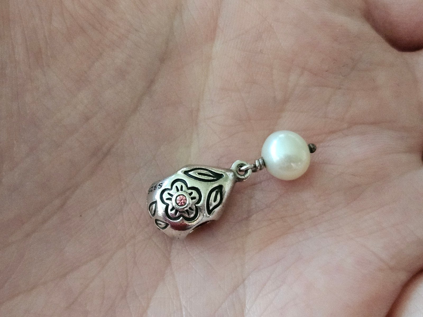 Pandora bedel parel roze zirkoon - zeer goede staat, Sieraden, Tassen en Uiterlijk, Bedels, Pandora, Ophalen of Verzenden, Zo goed als nieuw