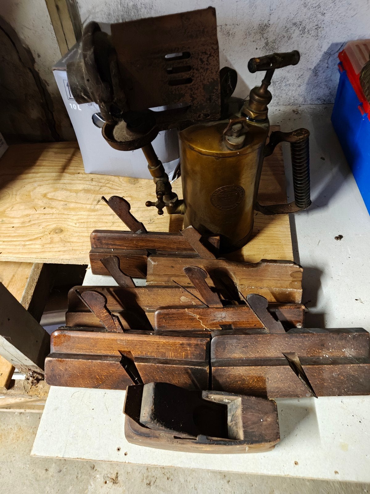 Antiek gereedschap: schaven,hardsoldeerlamp   Lake & Elliott, Ophalen