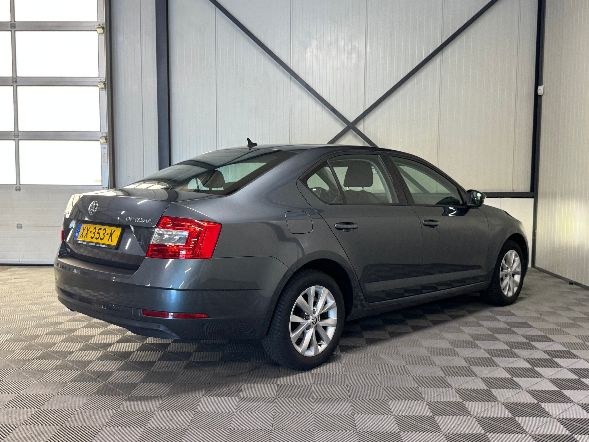 Skoda Octavia 1.0 TSI | Ambition 5-Drs | Airco | Cruise | Na, Auto's, Parkeersensor, Gebruikt, Euro 6, 49 €/maand