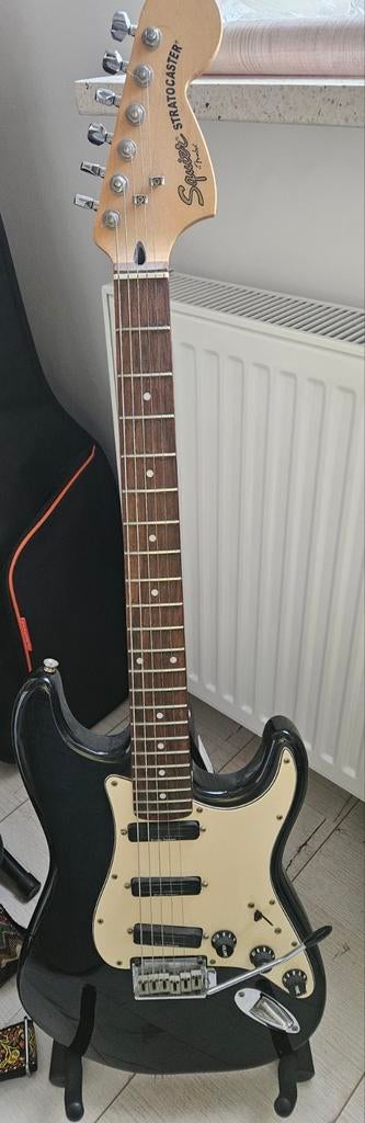Squier Deluxe Hot Rails Stratocaster, Muziek en Instrumenten, Snaarinstrumenten | Gitaren | Elektrisch, Ophalen, Gebruikt, Solid body