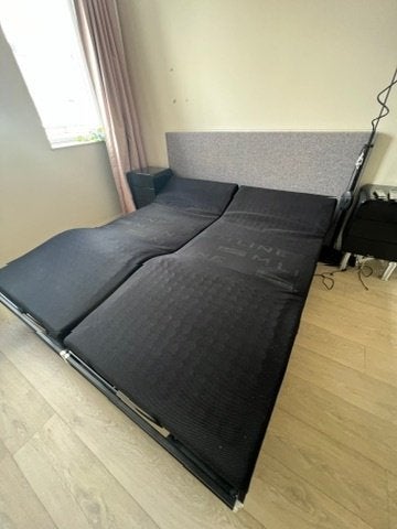 M line elec verstelbare boxspring 180210– hoofdbord/kastjes, Ophalen, Gebruikt, 210 cm, Tweepersoons