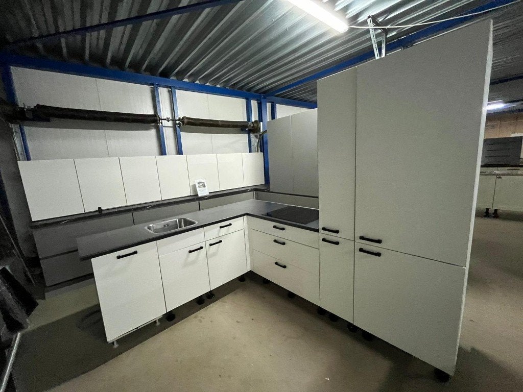 Keuken Compleet met APP 120Keukens op voorraad Nr. 2775