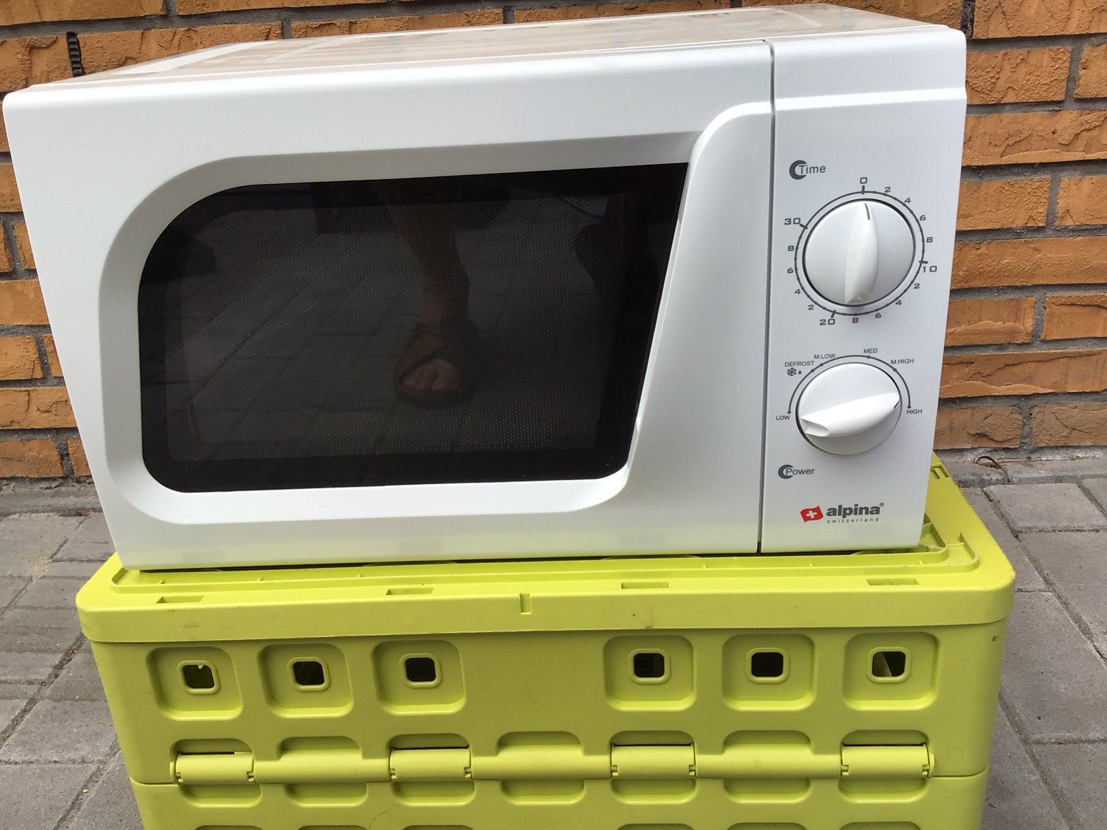 Magnetron Alpina, geschikt voor camping, Ophalen, Zo goed als nieuw, Minder dan 45 cm