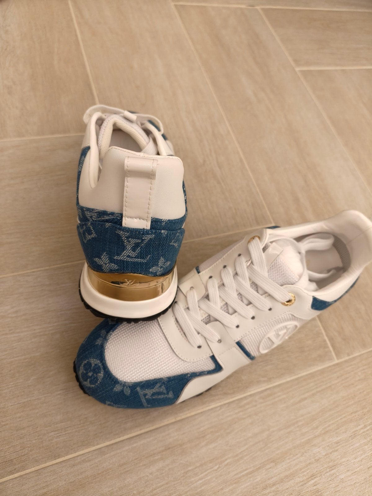 Louis Vuitton Run Away Sneaker Monogram Denim 41 ✅, Ophalen of Verzenden, Nieuw, Zwart