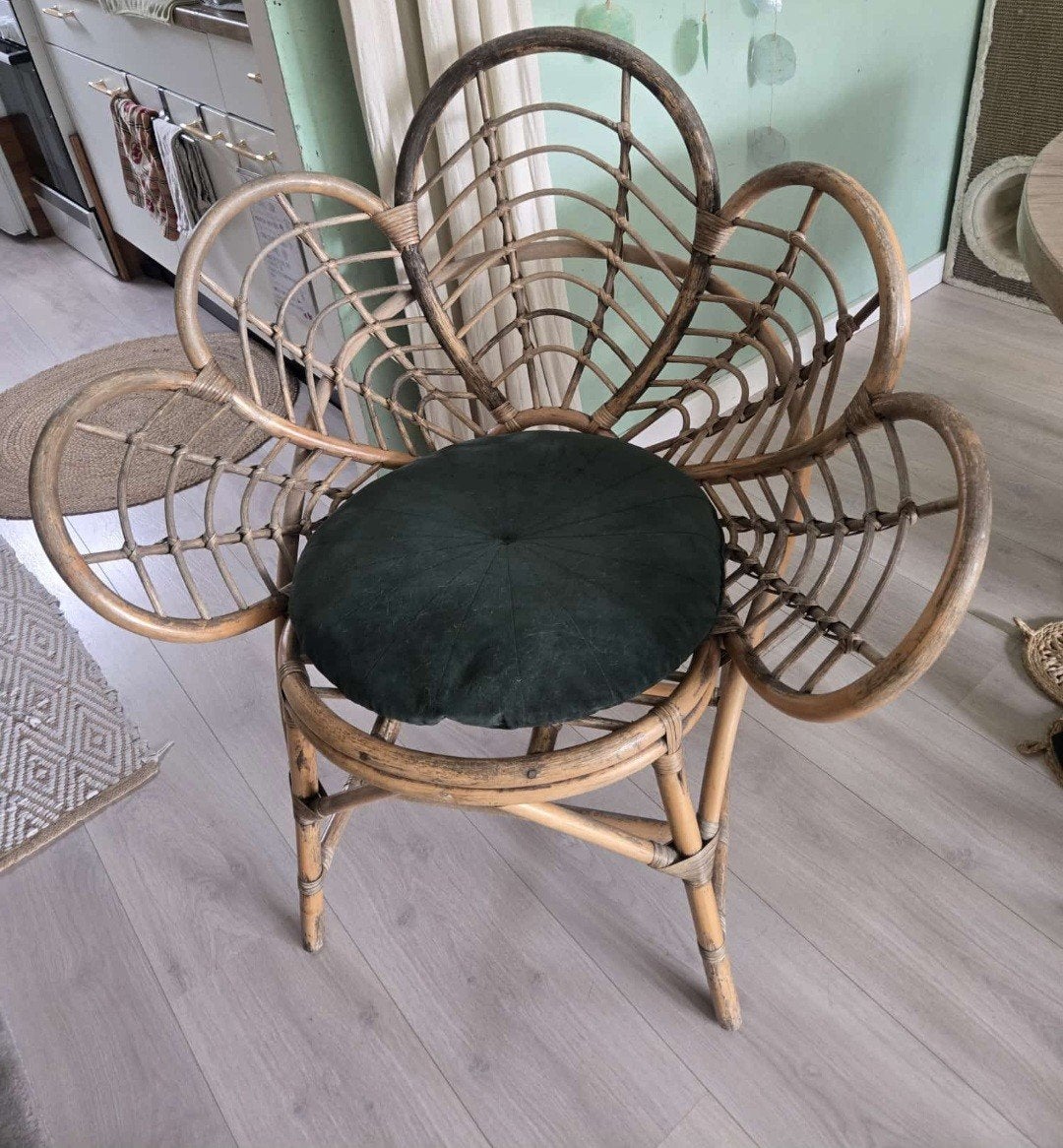 Bamboe vlinderstoel met groen rond kussen, Huis en Inrichting, Ophalen, Gebruikt, Bruin, Riet of Rotan