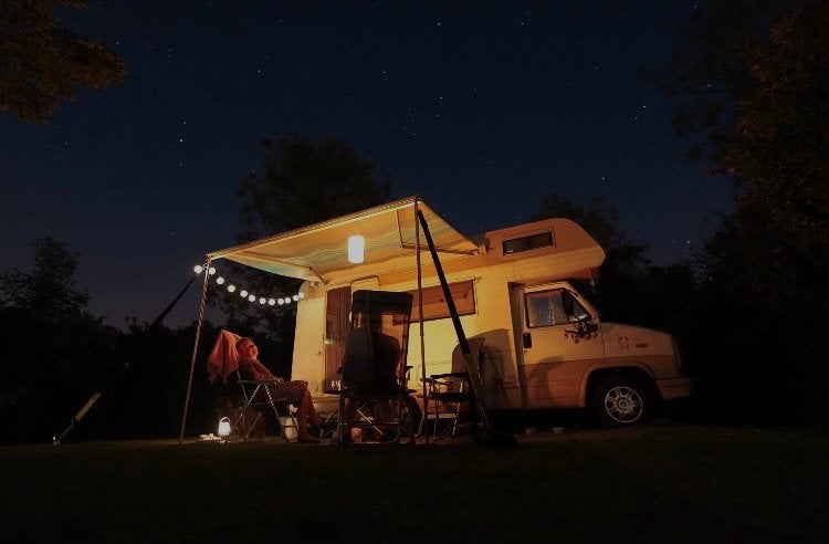 Karaktervolle Peugeot J5 camper (1989) Reisklaar, Caravans en Kamperen, Campers, Particulier, tot en met 5, Alkoof, Adria, Overige merken