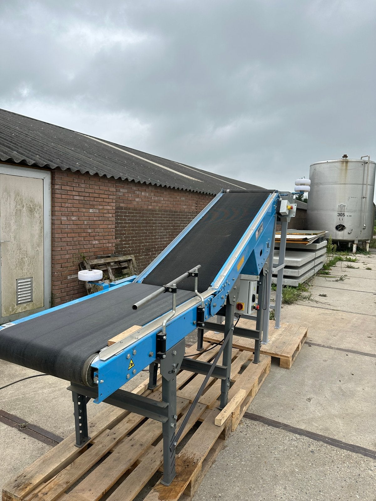 Beerepoot transportband, Ophalen