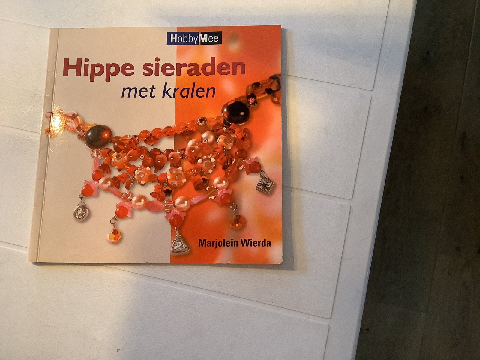 3 boeken: Hippe sieraden met kralen, Sieraden geknoopt en ge, Ophalen, Zo goed als nieuw, Overige typen