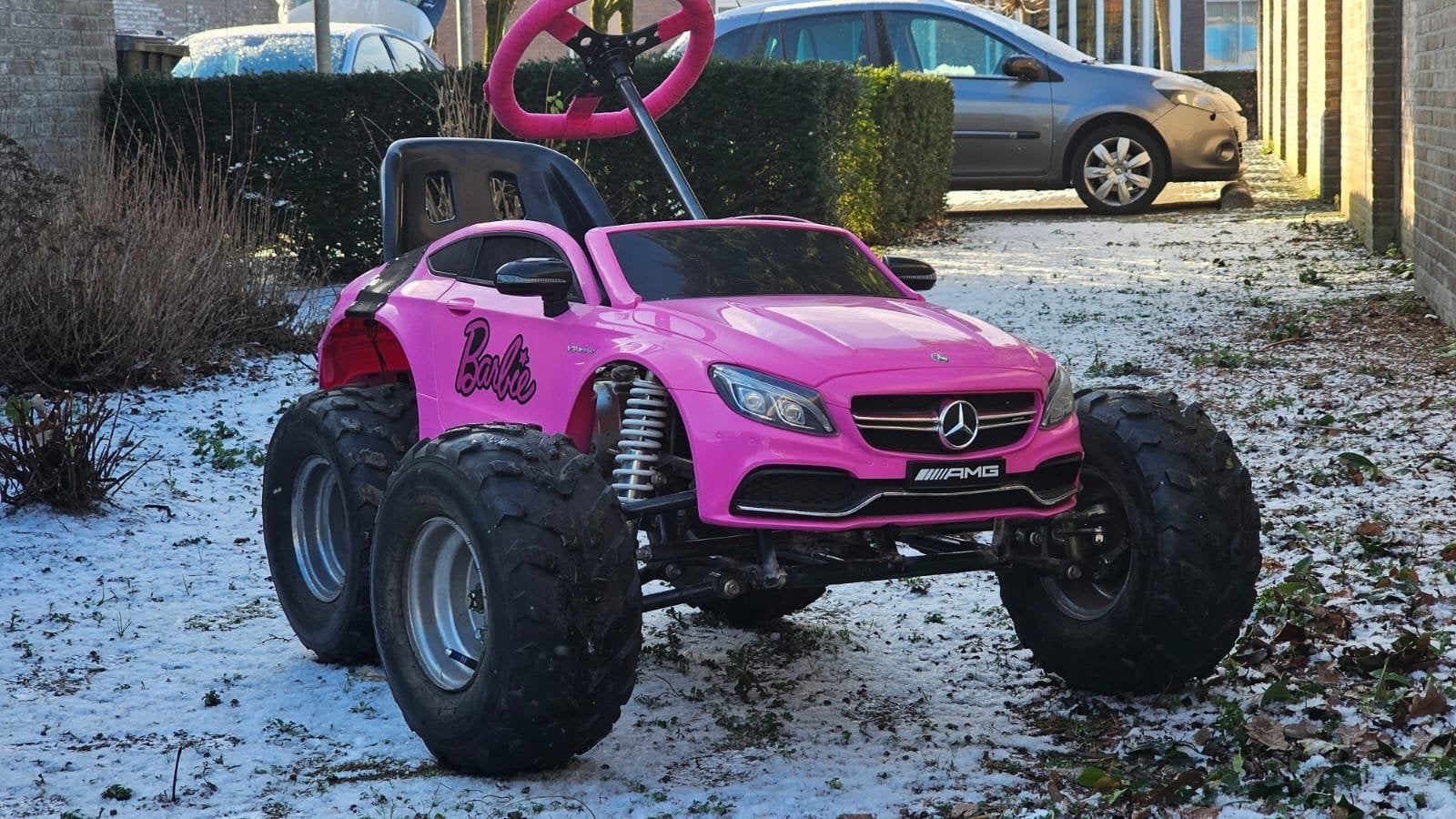 Roze Barbie Go-Kart / cross kart met Mercedes-Benz AMG body, Ophalen, Gebruikt, Overige typen, 110 cc