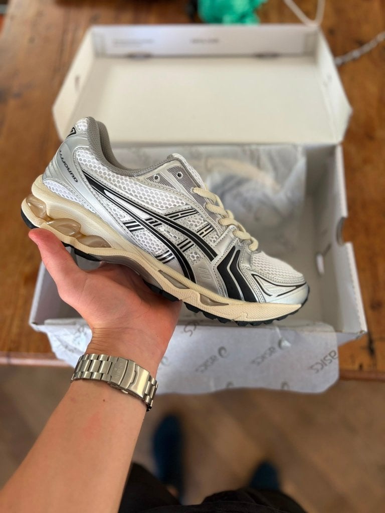 ASICS Gel Kayano, Wit, Ophalen of Verzenden, Asics, Sneakers of Gympen