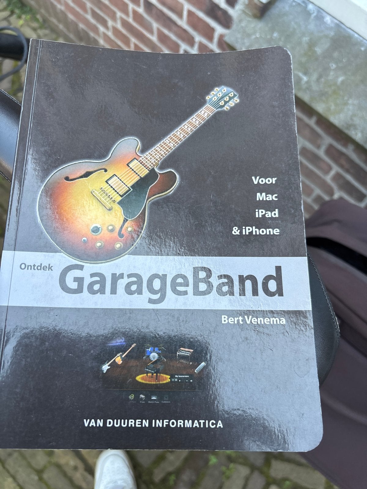 Ontdek GarageBand: Muziek maken op Mac, iPad & iPhone, Boeken, Informatica en Computer, Ophalen of Verzenden, Zo goed als nieuw