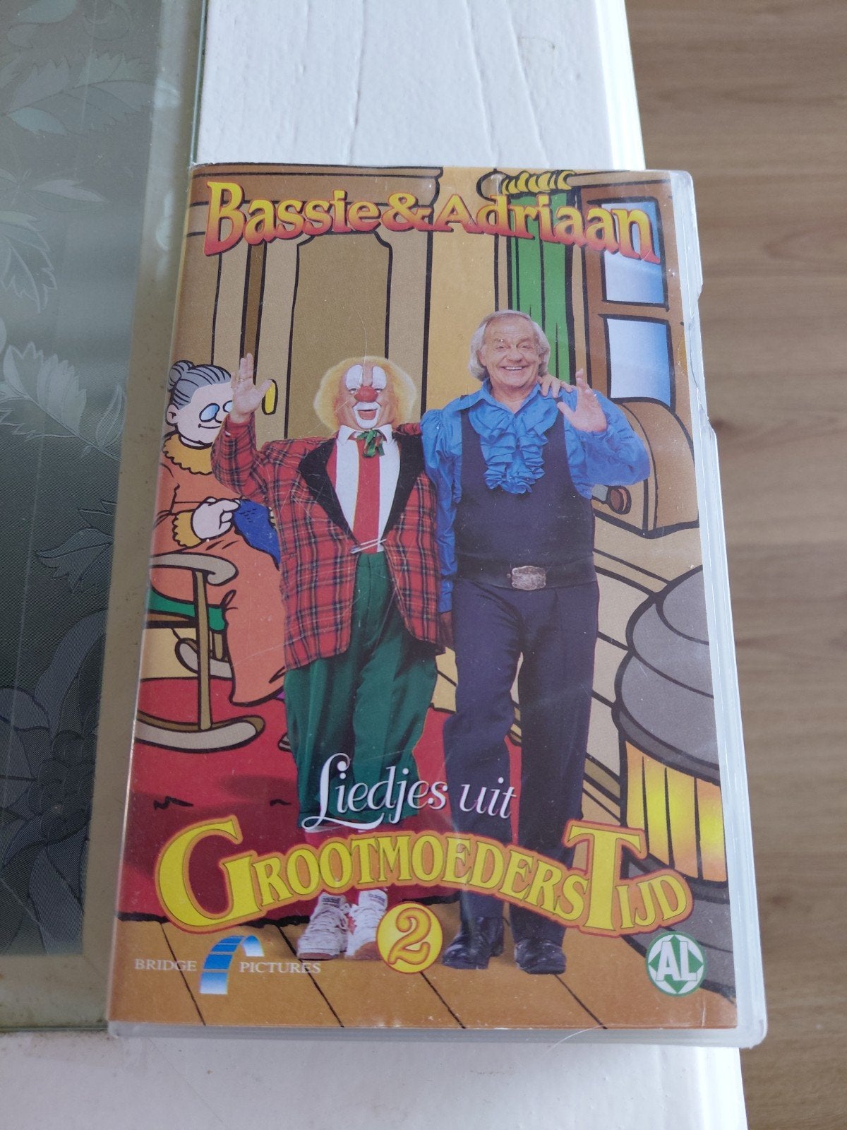 Bassie en Adriaan Liedjes uit grootmoeders tijd 2 video, Cd's en Dvd's, VHS | Kinderen en Jeugd, Gebruikt, Alle leeftijden, Kinderprogramma's en -films