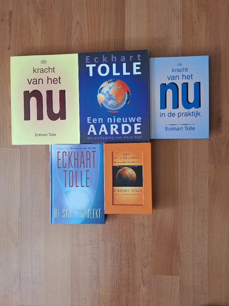 Eckhart Tolle 4 boeken en kaarten', Boeken, Esoterie en Spiritualiteit, Zo goed als nieuw, Overige typen, Spiritualiteit algemeen