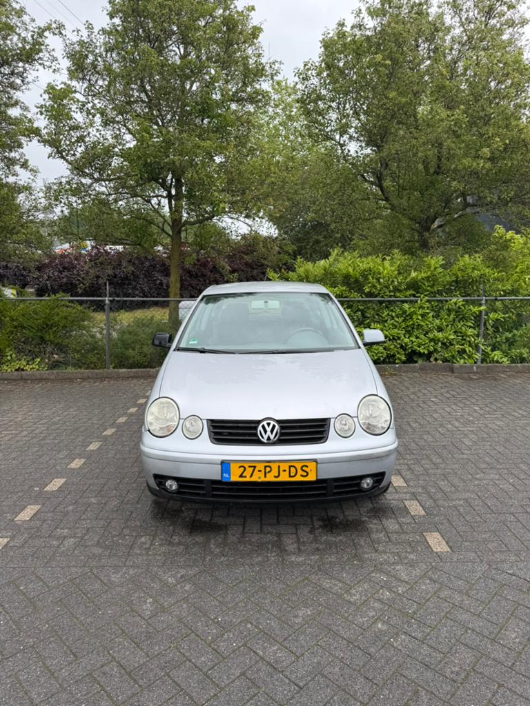 Volkswagen Polo 1.4 55KW AUT 2004 Grijs NAP, Origineel Nederlands, Particulier, 1000 kg, Zilver of Grijs