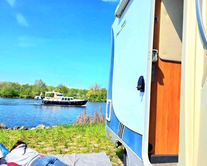 MOOIE FAMILIE CAMPER HUREN 🌅 ALKOOF CAMPER TE HUUR GOBOONY❗, Caravans en Kamperen, Campers, Alkoof, Ringverwarming, Hobby, Ford