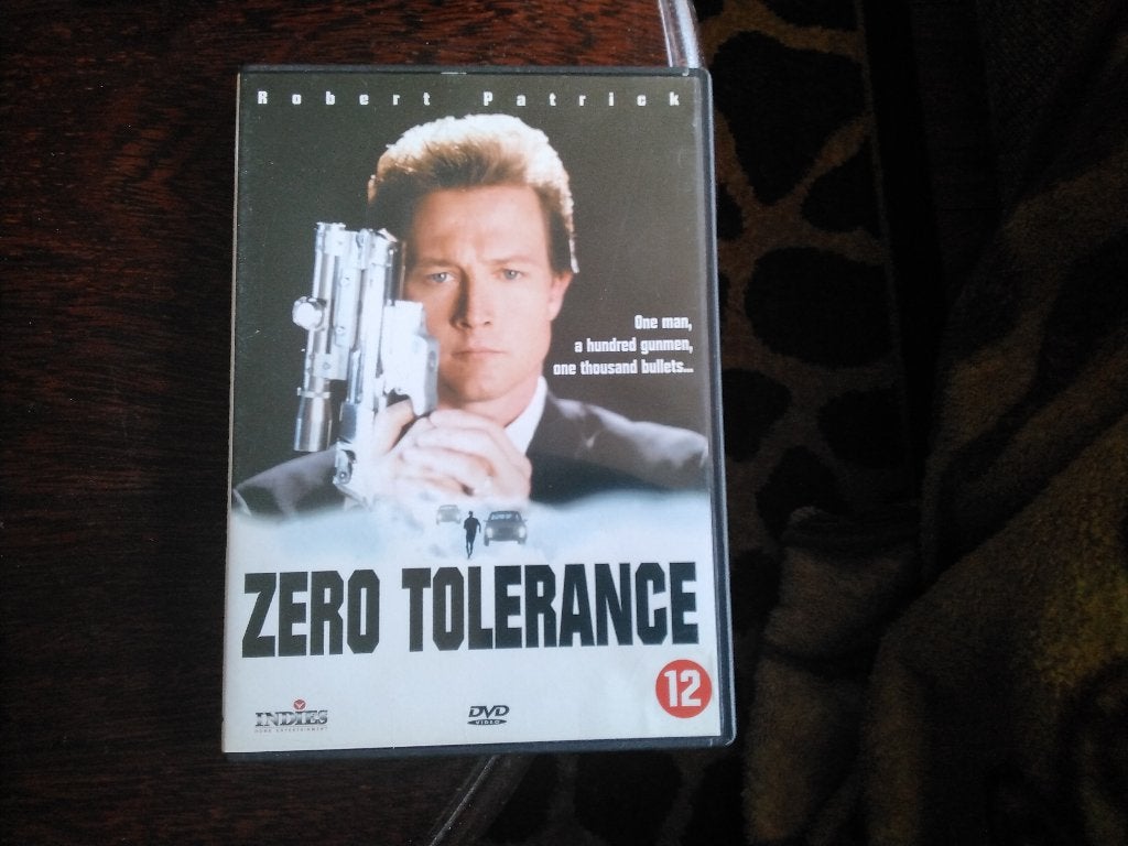 Zero tolerance, origineel, Engels, Nederlands, Actiethriller, Ophalen of Verzenden