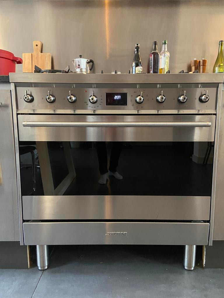 Smeg 6-pits gasfornuis 90 cm RVS heteluchtoven, Ophalen, Hete lucht, 60 cm of meer, Zo goed als nieuw