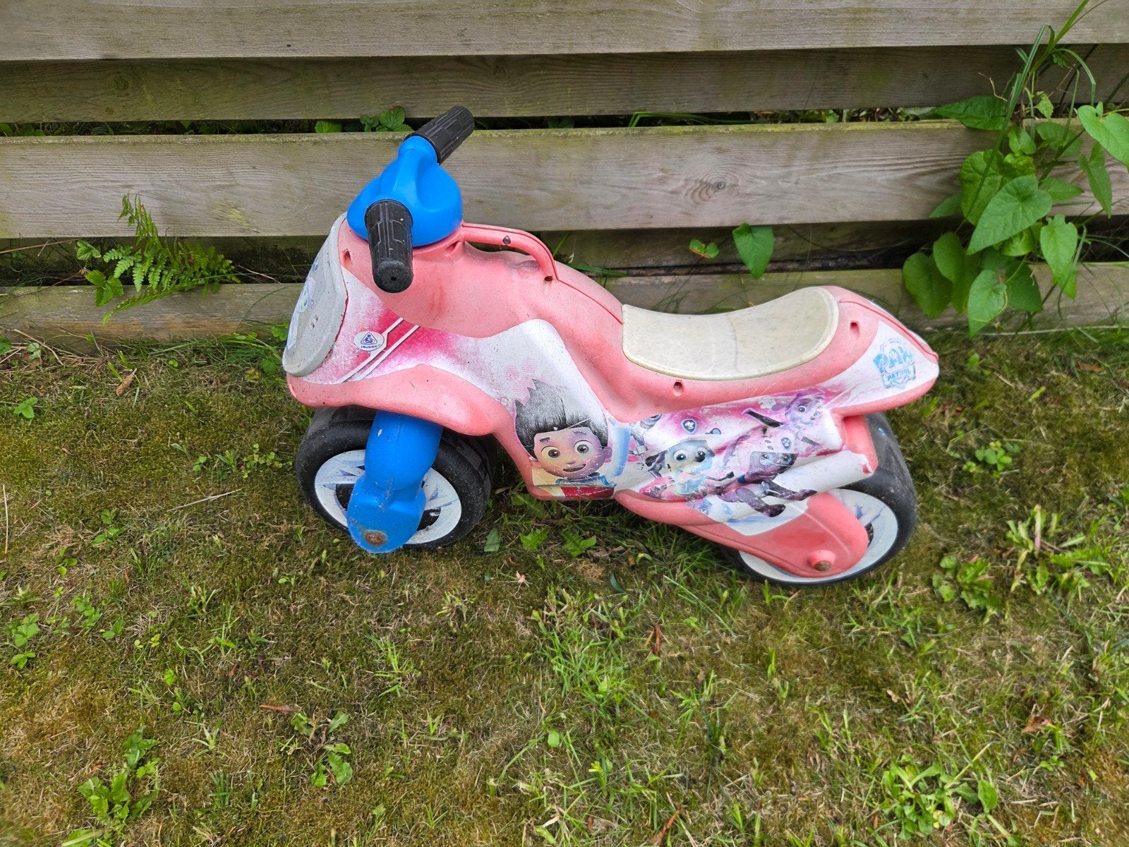Paw Patrol Loopmotor - Rood (verkleurd), Ophalen, Gebruikt, Loopvoertuig